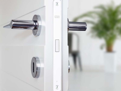 Picaporte magnético para puerta de interior: diseño, comodidad y cierre discreto